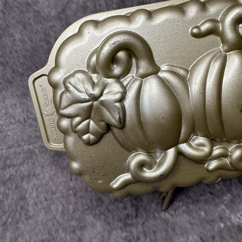 Nordic Ware Botanical Pumpkin Loaf Pan 6 Cups / 1.4 Liters - Picture 8 of 12